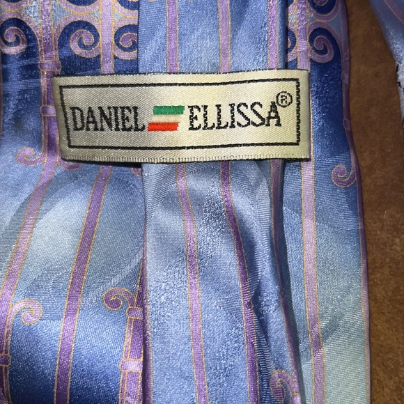Daniel Ellissa 100% Silk Tie - Picture 2 of 2